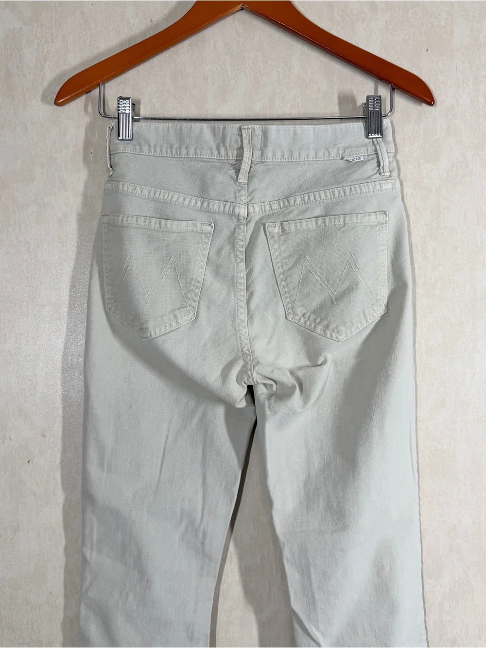 Mother Women’s The Insider Ankle Fray Pants in Chalk It Up Oxford Tan 27